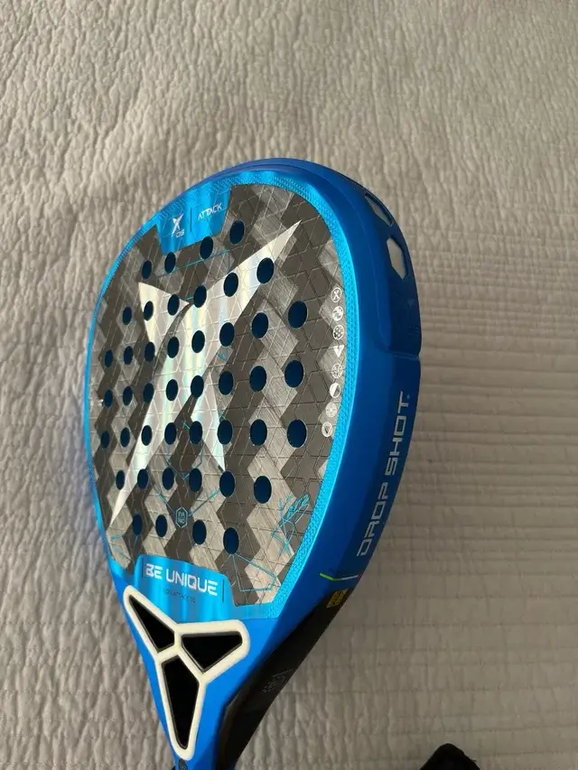 Drop Shot Axion Attack 1.0 padel racket detail