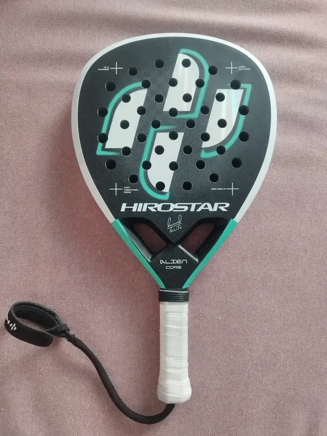 Hirostar Alien Core 26 - Tolito Aguirre padel racket detail