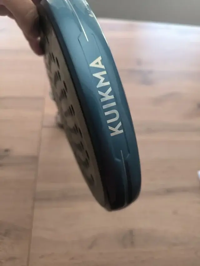 Pala de pádel Kuikma PR Hybrid Carbon Coki Nieto padel racket detail