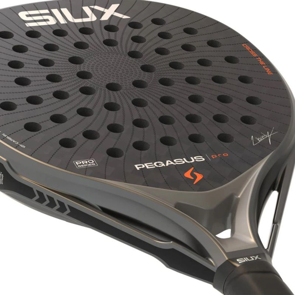 SIUX Pegasus Pro 2026 padel racket detail