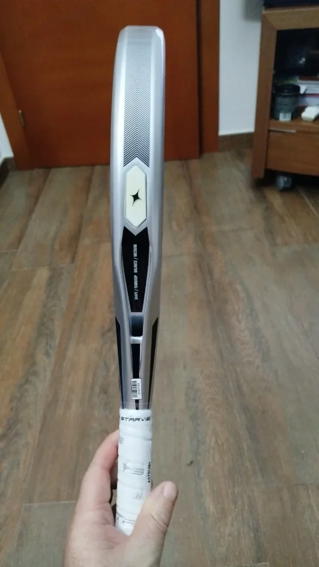 StarVie Astrum+ 2026 padel racket detail