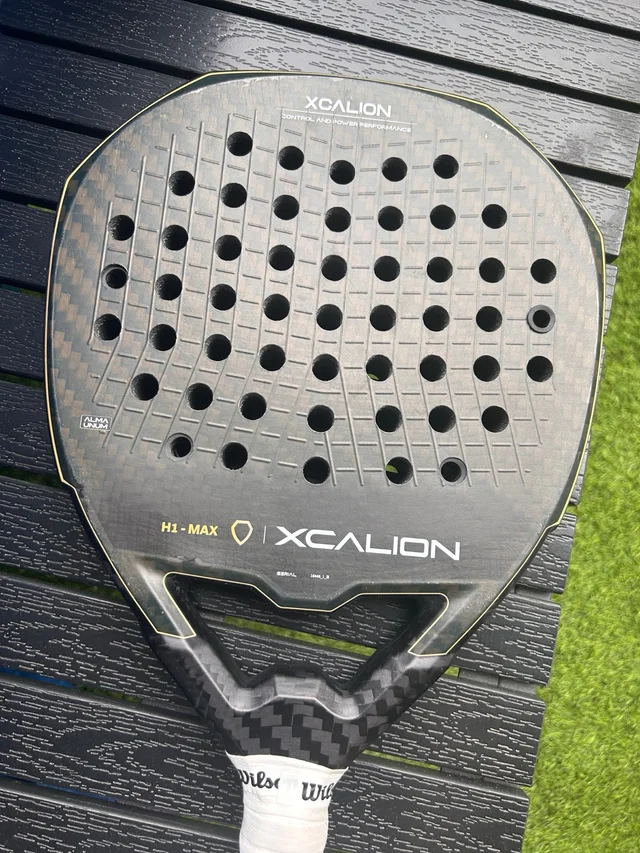 Xcalion UNUM+ H1 (Power) padel racket detail